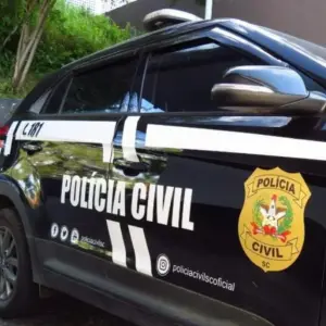 Mulher com extensa ficha criminal é indiciada por roubo violento em Canelinha