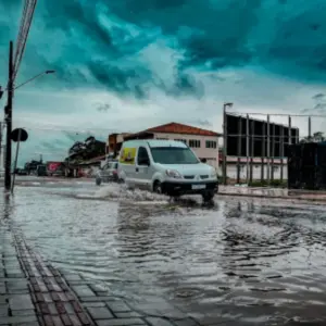 Frente fria traz risco de temporais e alagamentos em SC neste fim de semana