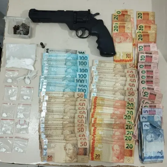 Homem é preso por tráfico de drogas e receptação no bairro Morretes