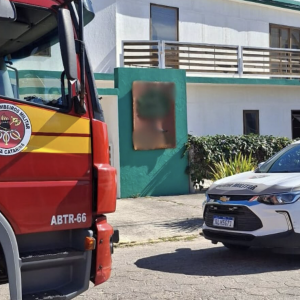 Em treinamento contra incêndios, Bombeiros evacuam escolas de Porto Belo