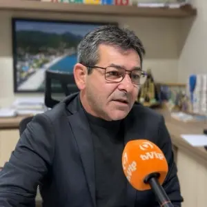 Prefeitura de Porto Belo confirma que terreno ocupado por família pertence a via pública