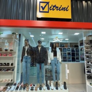FLASH AO VIVO: Vitrini Moda reinaugura loja no Komprão de Tijucas