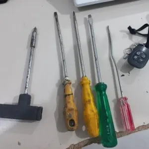 Três homens são presos por furto; objetos foram recuperados