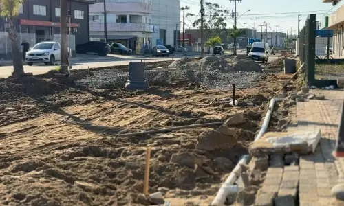 Obra na Avenida Coleira causa interdição parcial, apesar de anúncio oficial de bloqueio total
