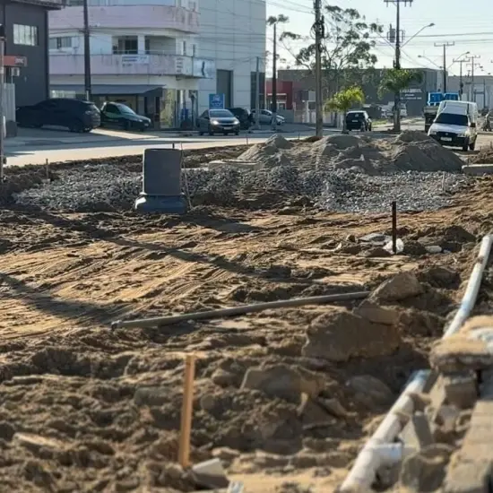 Obra na Avenida Coleira causa interdição parcial, apesar de anúncio oficial de bloqueio total