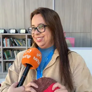 Solidariedade em Fios: Sesc arrecada lã e doa toucas para idosos em Tijucas