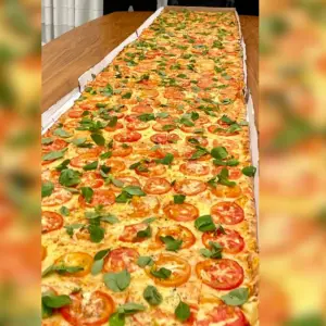 Balneário Camboriú conquista recorde de maior pizza linear do brasil