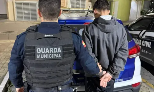 Jovem com mandado de busca e apreensão por atos infracionais é detido