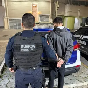 Jovem com mandado de busca e apreensão por atos infracionais é detido