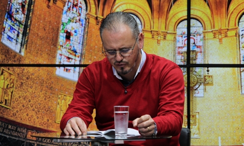 Padre Elizandro traz mensagem de fé no programa de hoje