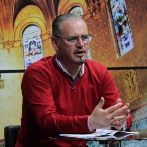 Acompanhe um momento de fé, oração e reflexão com Padre Elizandro, trazendo esperança para sua tarde