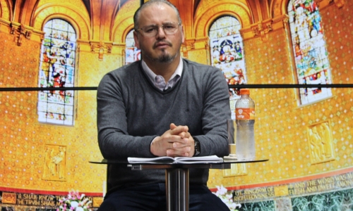 Padre Elizandro Scarsi encerra a semana com bênçãos e esperança no programa Tarde de Fé