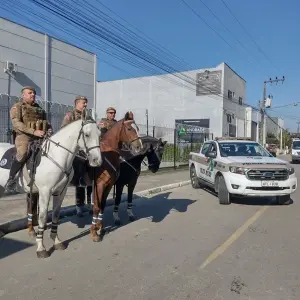Quase 300 pessoas e 240 veículos abordados em operação da Polícia Militar na região