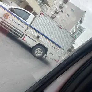 ATUALIZAÇÃO: Mulher é morta a tiros em Bombinhas; polícia busca por suspeito