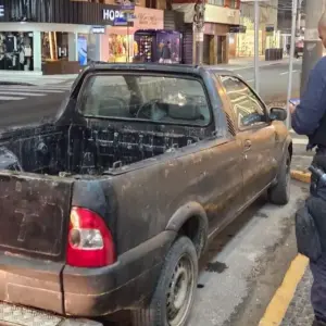 Veículo com 14 anos de licenciamento atrasado é removido ao pátio