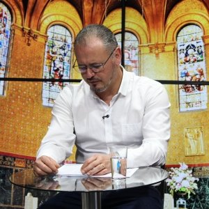 Programa diário promove momentos de espiritualidade, reflexão e conexão com Deus, fortalecendo a fé 