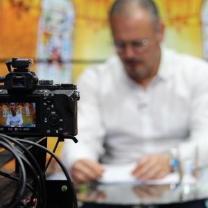 Padre Elizandro Scarsi encerra a semana com bênçãos e esperança no programa Tarde de Fé