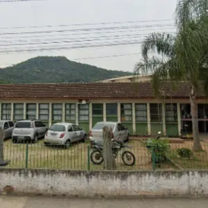 Oito alunos passam mal após comerem bolo em escola da região
