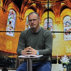 Padre Elizandro Scarsi encerra a semana com bênçãos e esperança no programa Tarde de Fé