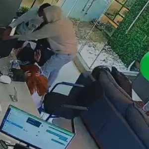 Loja de celulares em Tijucas é alvo de assalto de criminosos armados