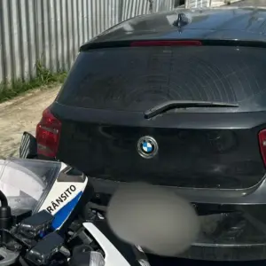 BMW com mais de R$ 16 mil em débitos é apreendida e motorista multado