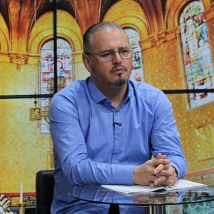 Acompanhe um momento de fé, oração e reflexão com Padre Elizandro, trazendo esperança para sua tarde