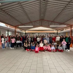 INCLUSÃO: Alunos de escola realizam apresentação teatral e musical na APAE