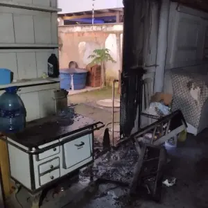 Vizinho evita incêndio em edícula de Tijucas com baldes de água