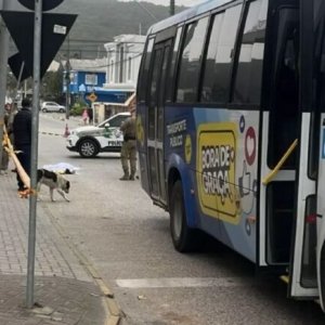 Mulher de 58 anos morre atropelada por micro-ônibus da prefeitura de Bombinhas