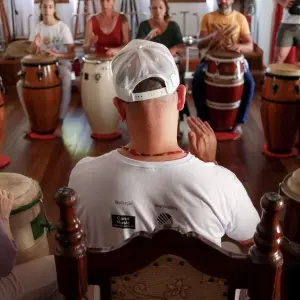 Tijucas recebe oficinas gratuitas de percussão com foco nas raízes do samba