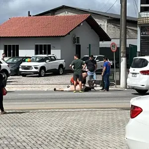 AGORA: idoso fica ferido ao cair de bicicleta no centro de Tijucas