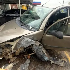 Mulher fica ferida em acidente no centro de Canelinha