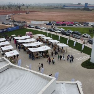 Feira reúne 40 expositores em dia de integração e solidariedade  