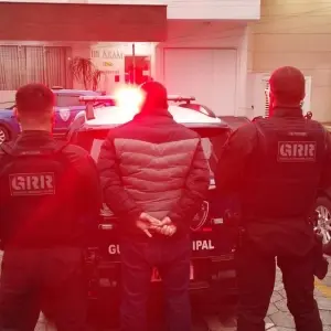 Motorista embriagado é preso ao dirigir na contramão 