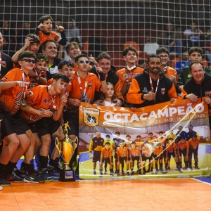 Em noite de final e abertura, Feras conquista Sub-14 e adulto tem goleada na estreia