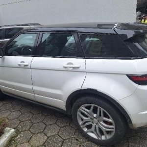 Veículo de luxo furtado é recuperado pela PM