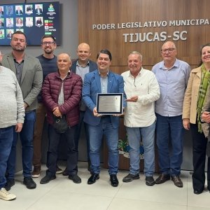 Secretário Emerson Stein recebe Moção de Louvor da Câmara de Tijucas