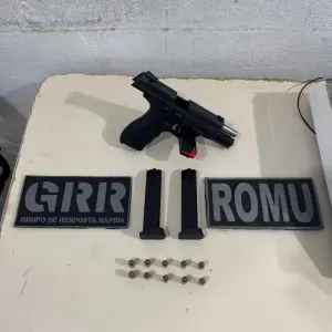 Homem é preso com arma furtada e sob suspeita de embriaguez