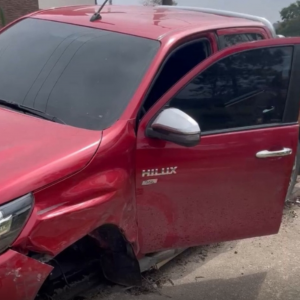 Perseguição policial termina em prisão de suspeitos e colisão entre veículos  