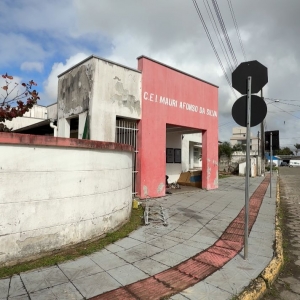 Creche desativada no Bairro Praça preocupa moradores e acumula prejuízos ao patrimônio público
