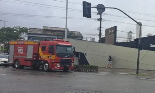 Bombeiros controlam princípio de incêndio em edificação em Balneário Camboriú