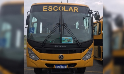 Menina de 6 anos fica trancada em ônibus escolar por mais de uma hora 