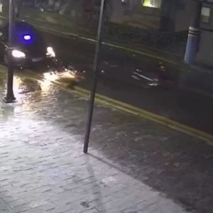 Colisão entre carro e moto deixa jovem ferido em Porto Belo  