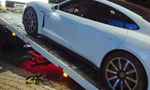  Fiscalizações de trânsito em Balneário Camboriú apreendem dois veículos Porsche  