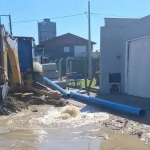 Rompimento de adutora afeta abastecimento de água no bairro Vila Nova, em Porto Belo