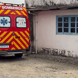 Idoso sofre queda grave em local de trabalho em São João Batista