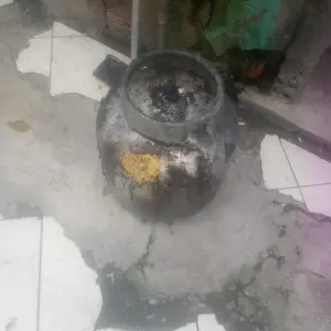 Bombeiros utilizam 1.800 litros de água para controlar incêndio em edificação residencial