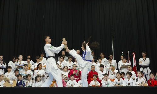 VEJA AS FOTOS | Academia Arte Olímpica realiza graduação e homenageia medalhistas em Tijucas
