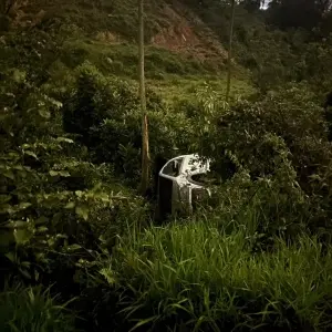 VÍDEO | Perseguição termina em capotamento e troca de tiros durante operação policial