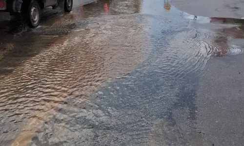 Rompimento de adutora afeta abastecimento de água em Porto Belo